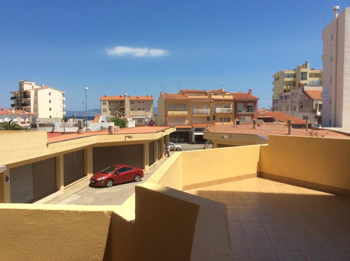 شقة Mar Blau L' Escala الغرفة الصورة